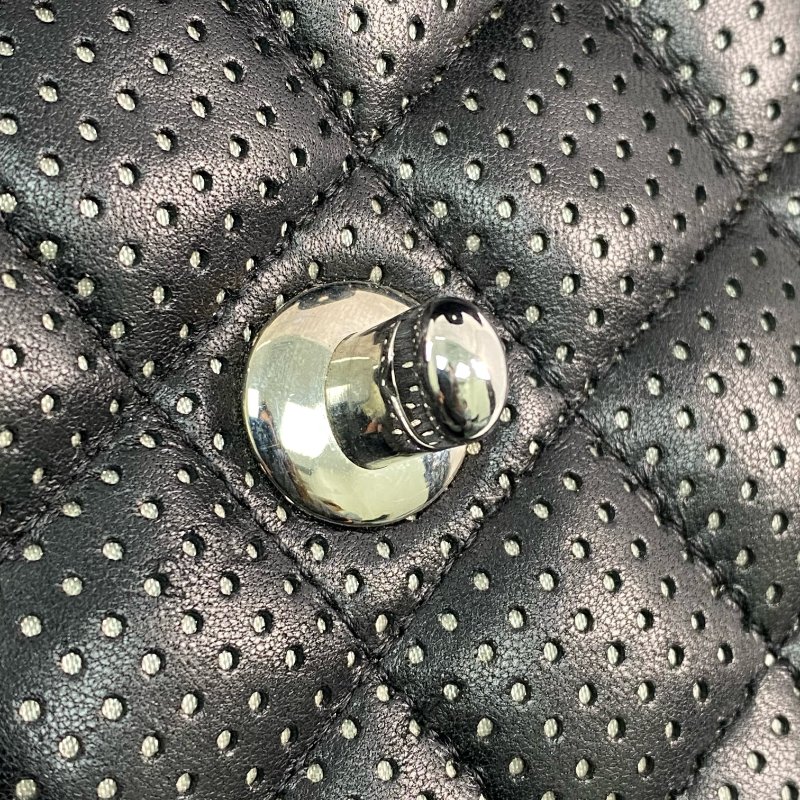 △ Chanel 香奈兒 Black Perforated Lambskin Silver Tone Metal Single Flap Chain Shoulder Bag No.11 A01115 黑色穿孔小羊皮銀色金屬鎖鏈肩背袋No.11 - 257028414-14