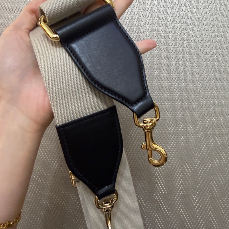 Gucci 黑牛皮橫縫紋金釦斜背相機包-19