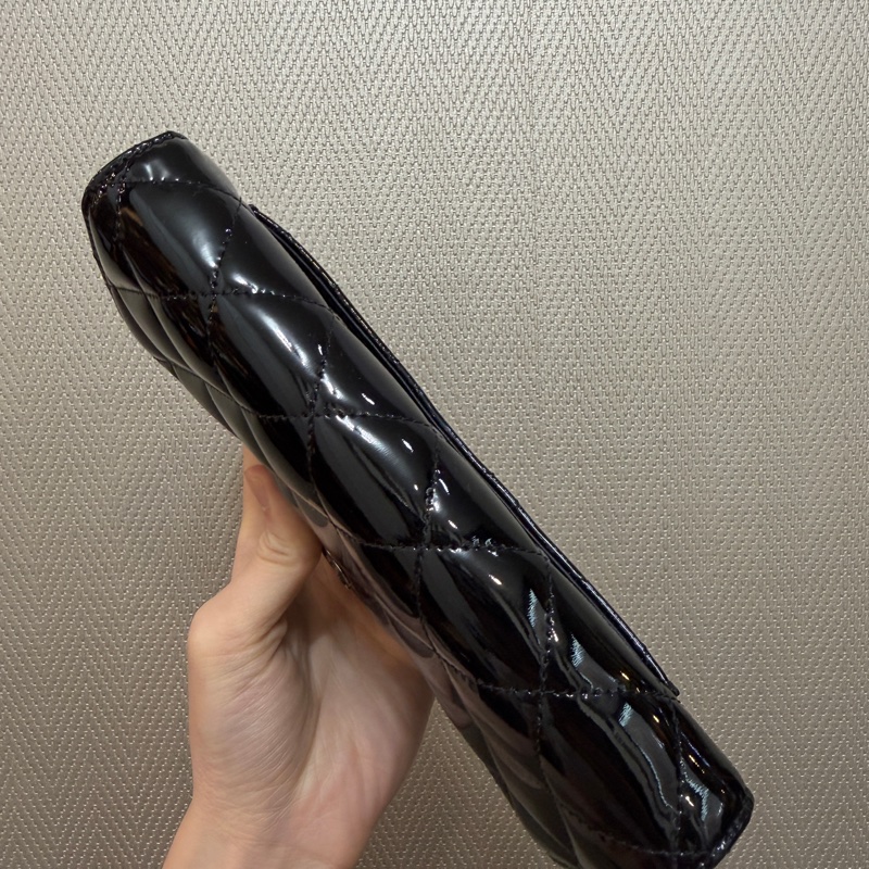 Chanel 黑漆亮皮銀釦三折長夾A31506-4