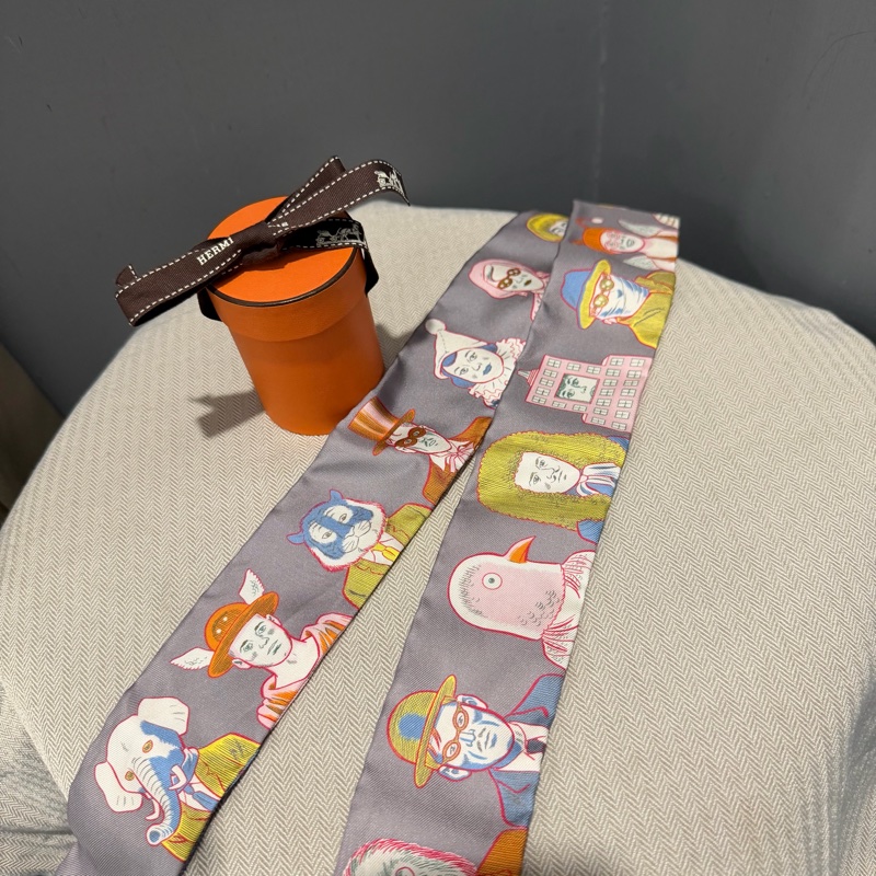 全新Hermes 愛馬仕 Dress Code 機器人Twilly 絲巾 灰-0