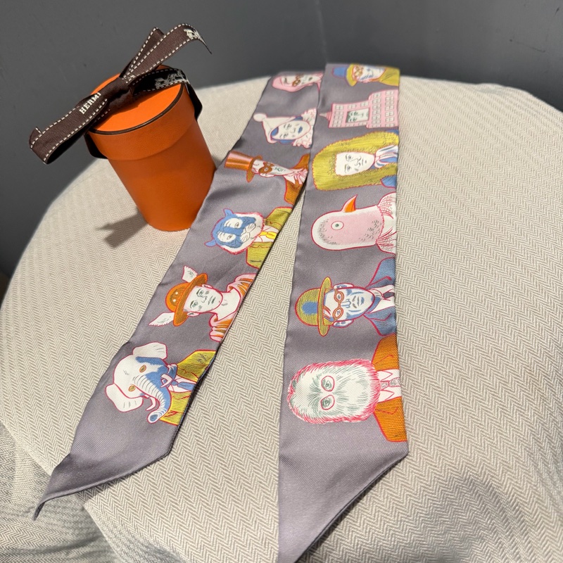 全新Hermes 愛馬仕 Dress Code 機器人Twilly 絲巾 灰-1