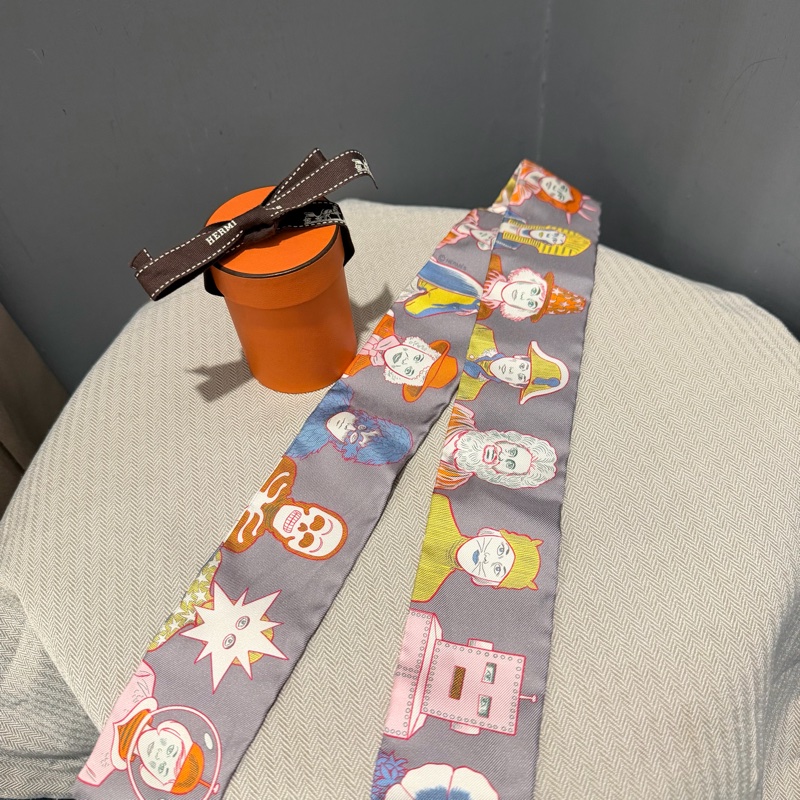 全新Hermes 愛馬仕 Dress Code 機器人Twilly 絲巾 灰-3