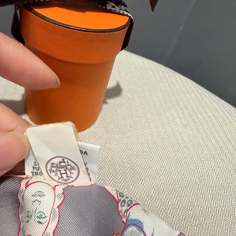 全新Hermes 愛馬仕 Dress Code 機器人Twilly 絲巾 灰-5