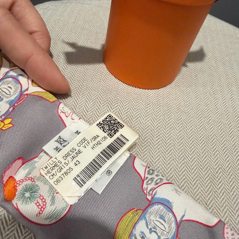 全新Hermes 愛馬仕 Dress Code 機器人Twilly 絲巾 灰-7