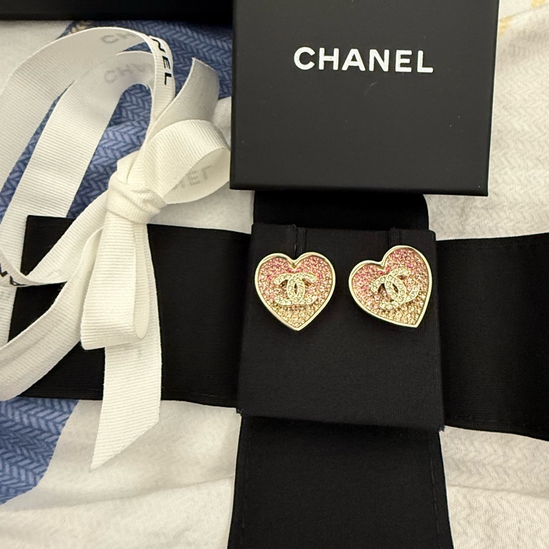 Chanel 漸層色 粉色愛心限量耳環 閃亮鑽設計-2