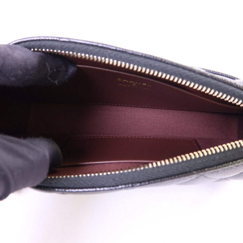 CHANEL 牛皮皮革Clutch With Chain金扣鏈帶肩背袋-6