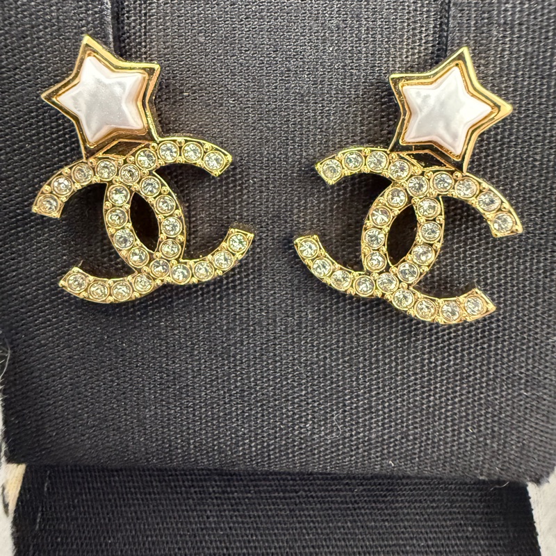 Chanel 雙星雙C大Logo耳環 滿鑽貝殼感異材質搭配-0