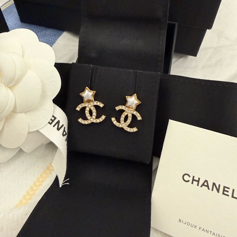 Chanel 雙星雙C大Logo耳環 滿鑽貝殼感異材質搭配-1