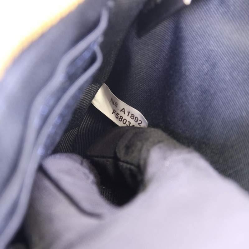 COACH 牛皮皮革Pouch金扣手拿包-5