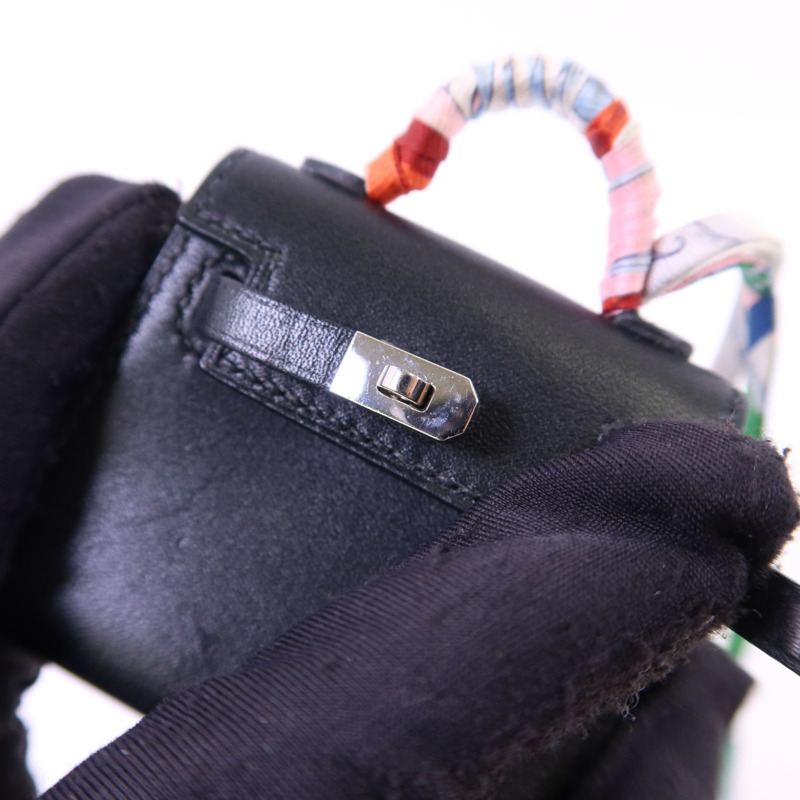 HERMES Tadelakt皮革Kelly Bag Charm 銀扣掛飾Noir-11