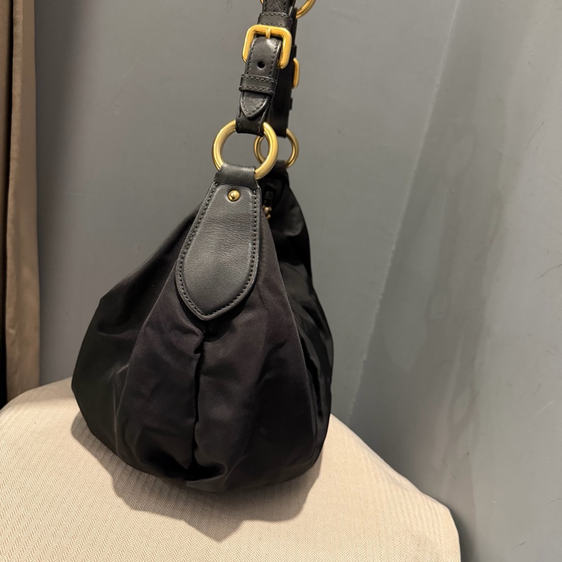 Prada 經典尼龍 雲朵包 Hobo包 肩背包 黑 金釦-3