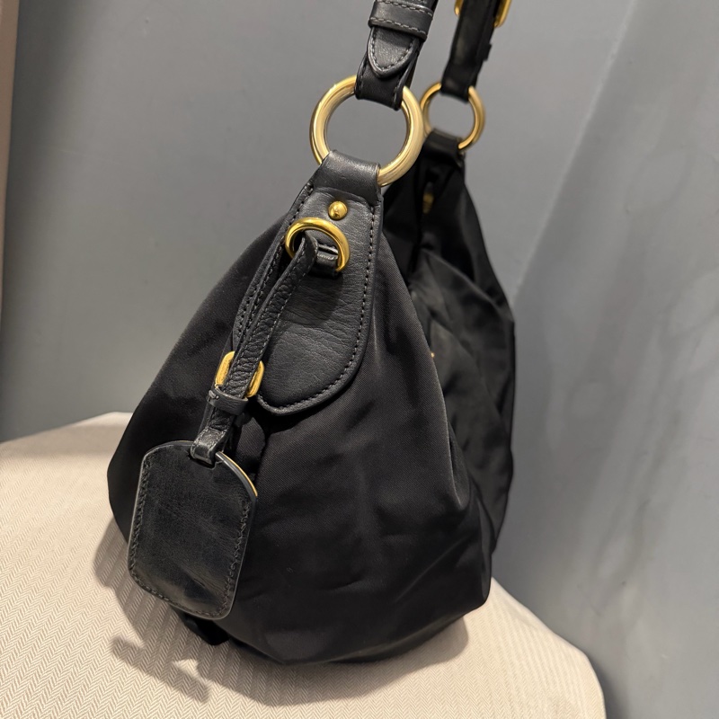 Prada 經典尼龍 雲朵包 Hobo包 肩背包 黑 金釦-4