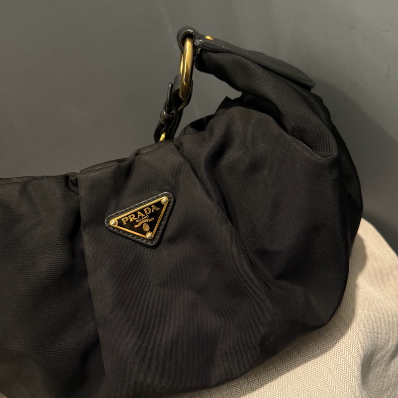 Prada 經典尼龍 雲朵包 Hobo包 肩背包 黑 金釦-5