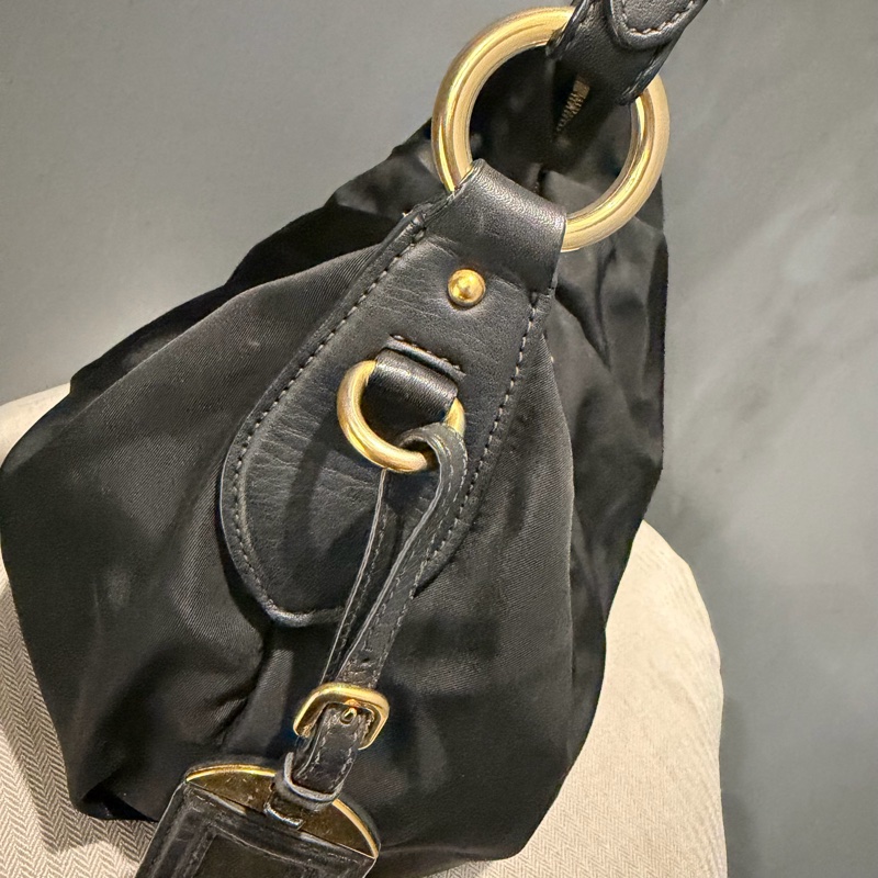 Prada 經典尼龍 雲朵包 Hobo包 肩背包 黑 金釦-16