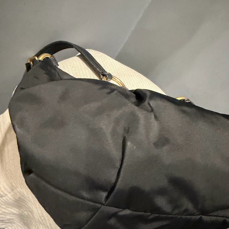 Prada 經典尼龍 雲朵包 Hobo包 肩背包 黑 金釦-41