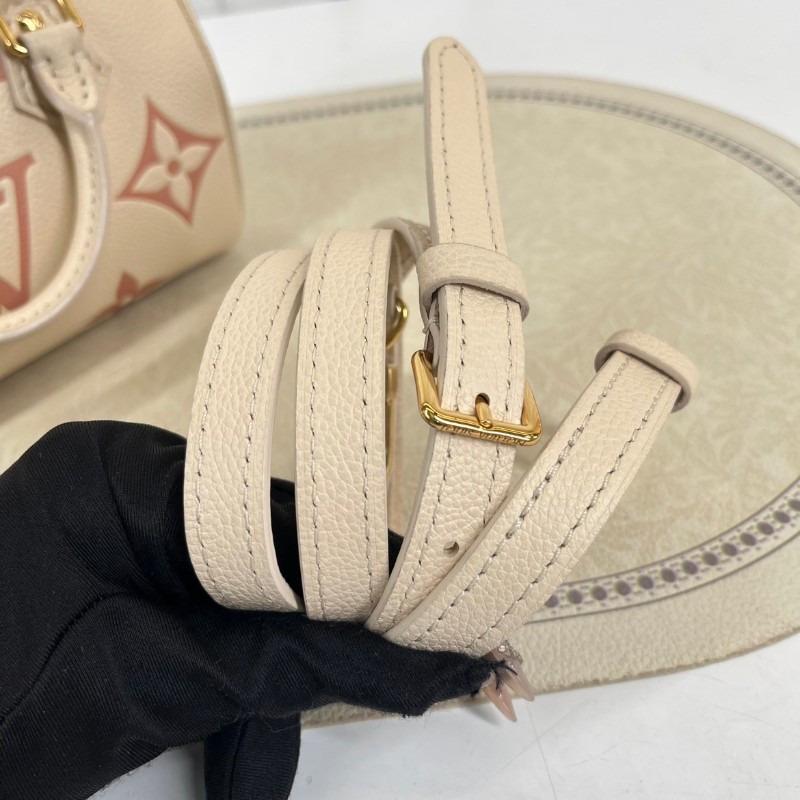 sq zzz LV路易威登  芯片款 speedynano草莓牛奶手提包單肩斜挎包 奶粉色Empreinte軟粒面牛皮配上可拆卸肩帶 胖乎乎簡直草莓牛奶即視感 小姐姐值得擁有的一只包包-18