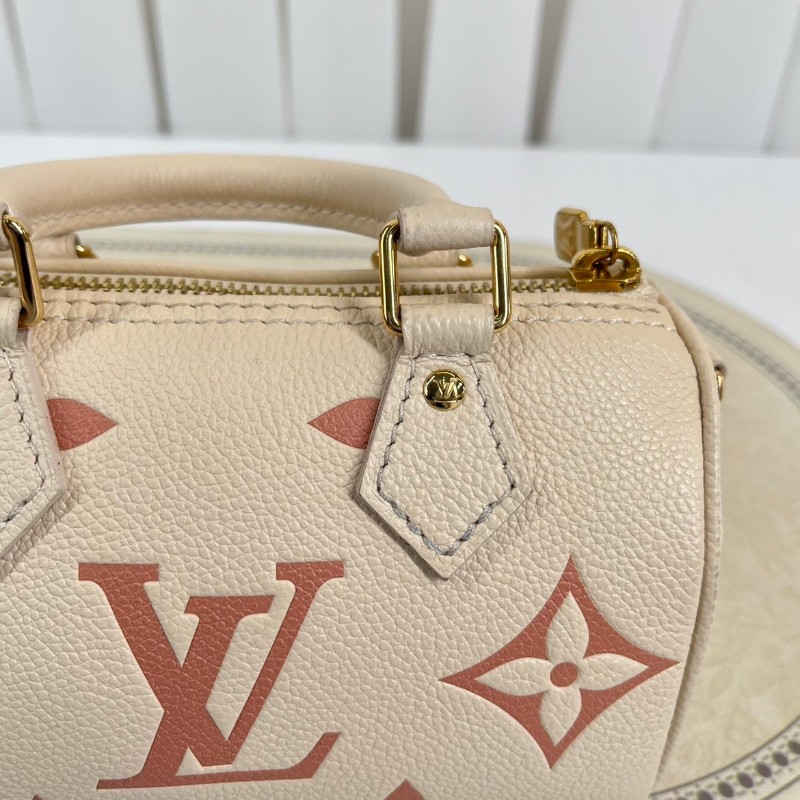 sq zzz LV路易威登  芯片款 speedynano草莓牛奶手提包單肩斜挎包 奶粉色Empreinte軟粒面牛皮配上可拆卸肩帶 胖乎乎簡直草莓牛奶即視感 小姐姐值得擁有的一只包包-20