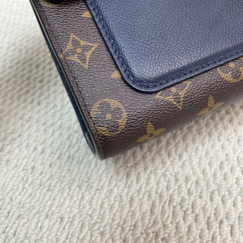 專櫃價2.8折！LOUIS VUITTON  Victoire系列維多利亞老花鏈條皮革包 可斜挎可單肩-9