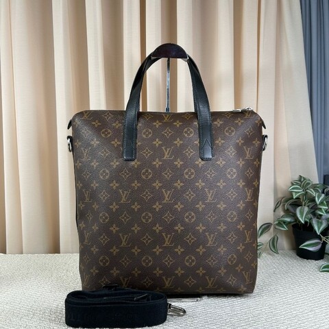 LV路易威登老花拼黑男士手提包公文包 棕色老花配黑色皮邊 容量大 內裡乾淨 有肩帶可單肩可斜挎可手提 適合商務通勤