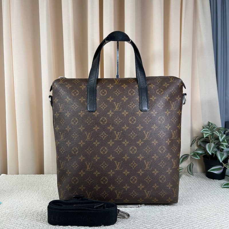 LV路易威登老花拼黑男士手提包公文包 棕色老花配黑色皮邊 容量大 內裡乾淨 有肩帶可單肩可斜挎可手提 適合商務通勤-1