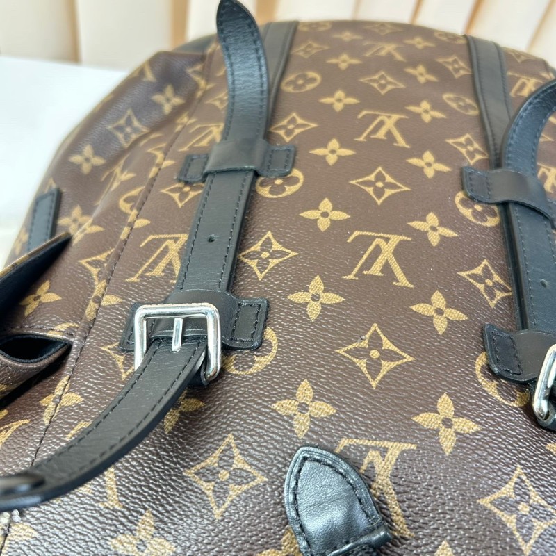 LV路易威登老花雙肩包 經典老花配黑色牛皮 辨識度高 容量超大大 日常通勤旅行都很實用-19