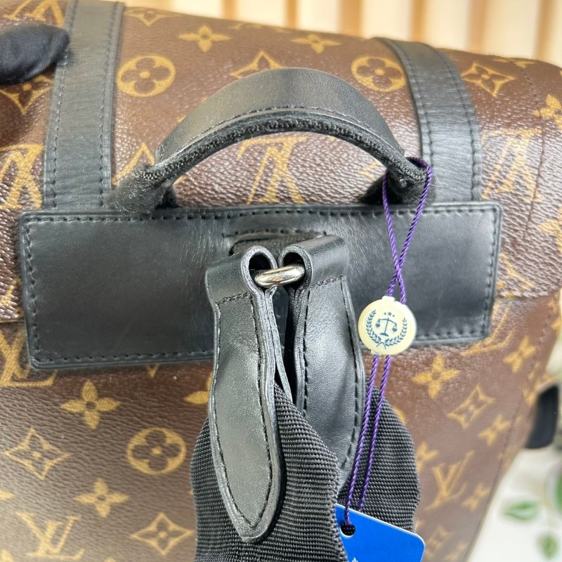 LV路易威登老花雙肩包 經典老花配黑色牛皮 辨識度高 容量超大大 日常通勤旅行都很實用-25