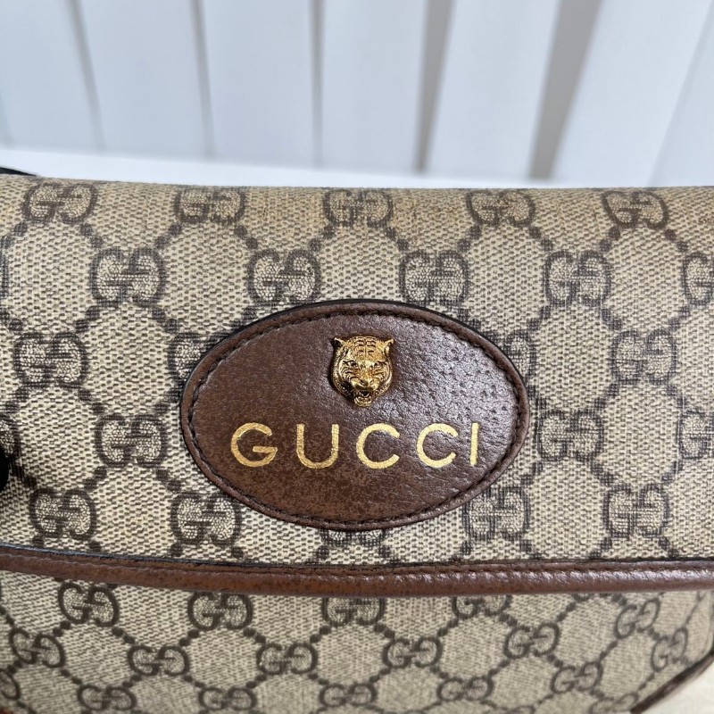 GUCCI古馳  Neo Vintage系列 燙金徽標老花滿印虎頭裝飾條紋肩帶 帆布拼皮 郵差包 腰包斜挎包 小號 烏木色/棕色-17