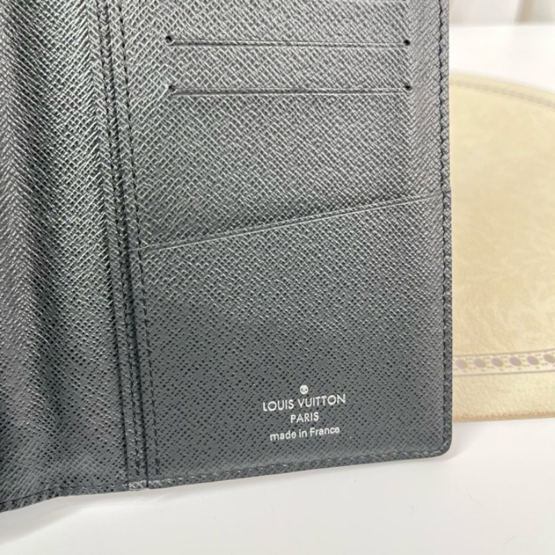 LV路易威登 黑色對折錢包 內裡卡位多容量大 有隔層 可放現金-19