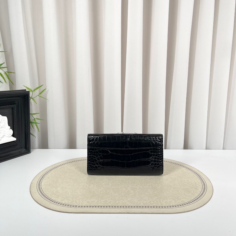 LV路易威登 黑色鱷魚皮長款錢包 金色V扣 質感高級 容量大 卡位零錢都能裝 日常通勤、手拿手提都可以 百搭實用 宴會聚會也很合適-1