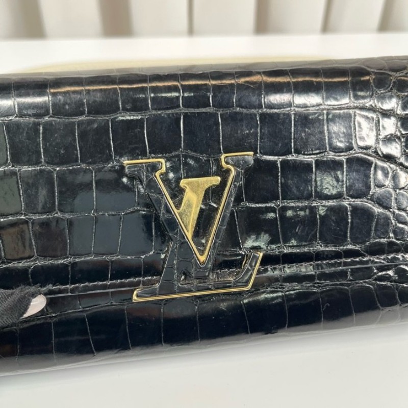 LV路易威登 黑色鱷魚皮長款錢包 金色V扣 質感高級 容量大 卡位零錢都能裝 日常通勤、手拿手提都可以 百搭實用 宴會聚會也很合適-17
