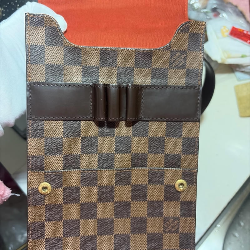 LV格紋地圖包-13