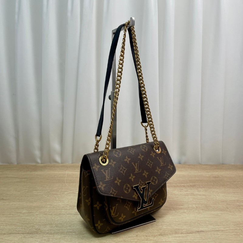 LV路易威登Passy郵差包  芯片款 經典老花配色 鏈條肩帶可調節 單肩斜挎都OK 容量實用 日常通勤逛街都很百搭-3