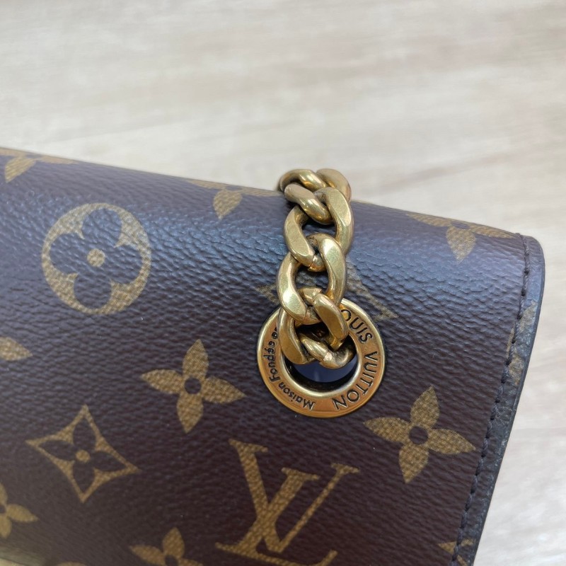 LV路易威登Passy郵差包  芯片款 經典老花配色 鏈條肩帶可調節 單肩斜挎都OK 容量實用 日常通勤逛街都很百搭-16