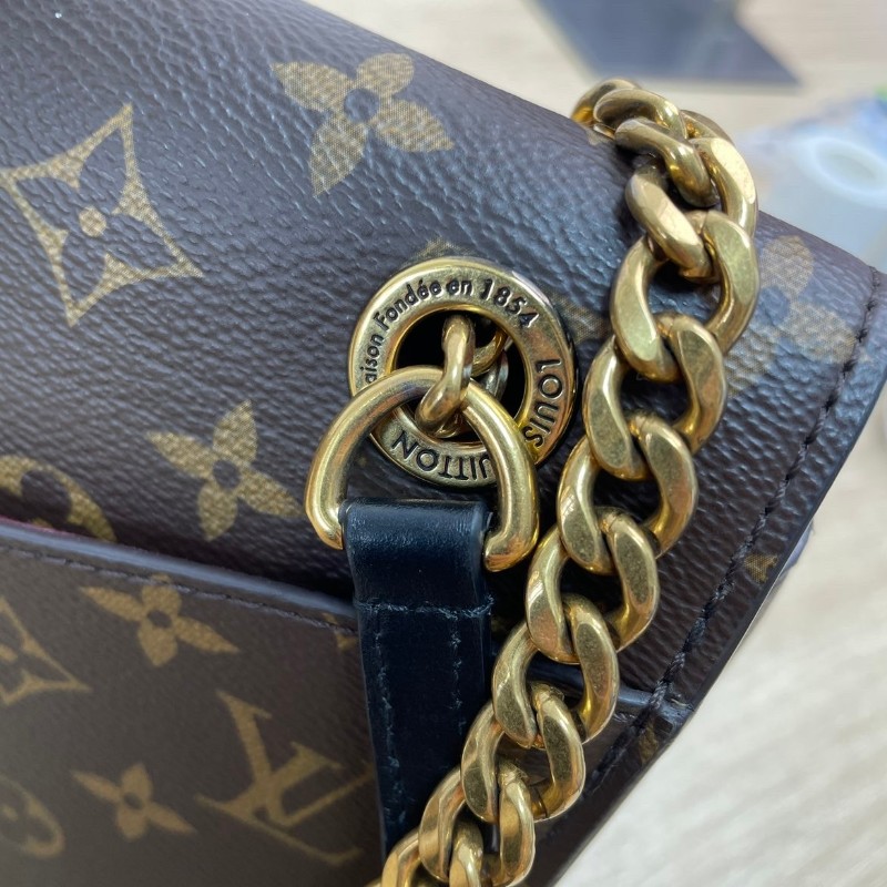 LV路易威登Passy郵差包  芯片款 經典老花配色 鏈條肩帶可調節 單肩斜挎都OK 容量實用 日常通勤逛街都很百搭-24