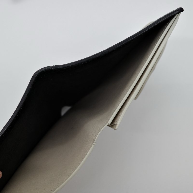 Celine 思琳 Strap Wallet 黑色 牛皮 中夾 長夾 短夾 拼色 Celine黑拼杏兩折中夾-2
