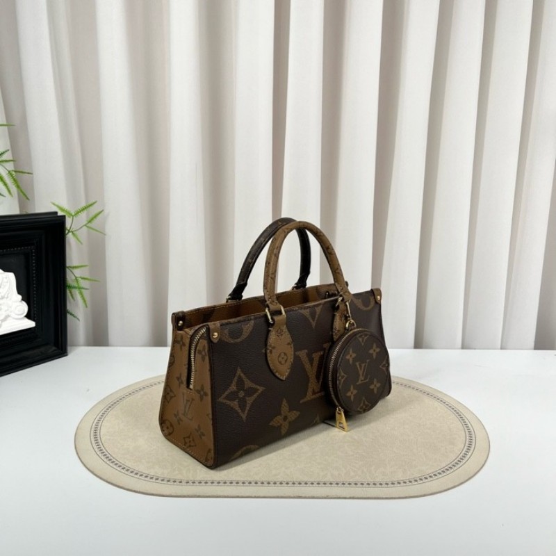 zzz LV路易威登 24年票 芯片款 eastwest 橫版老花onthego 經典老花配色 金色五金 鏈條肩帶可拆卸 手提斜挎兩用 容量實用 日常通勤、逛街都很百搭-2