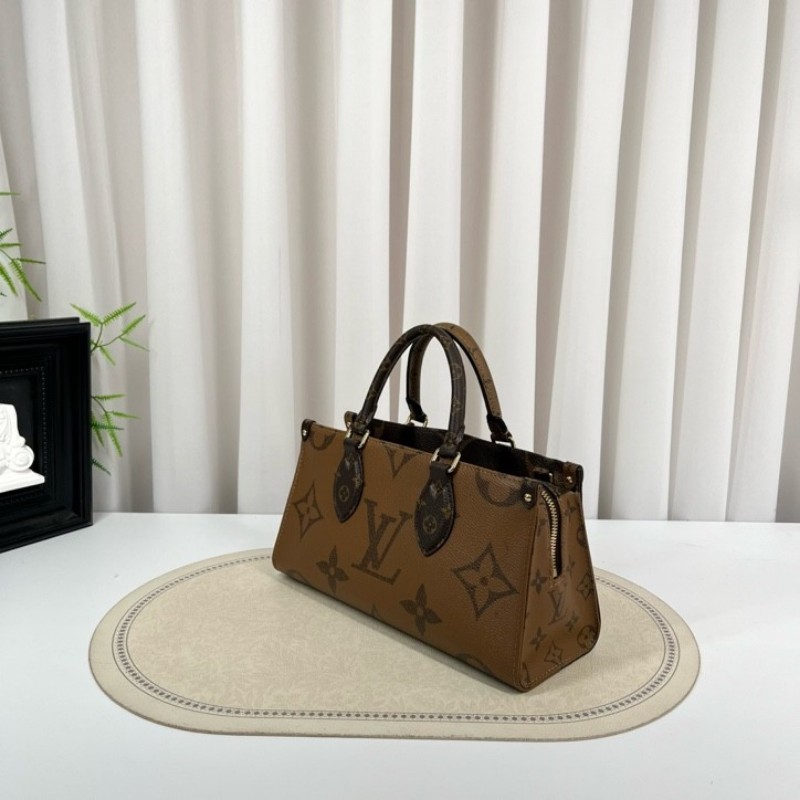 zzz LV路易威登 24年票 芯片款 eastwest 橫版老花onthego 經典老花配色 金色五金 鏈條肩帶可拆卸 手提斜挎兩用 容量實用 日常通勤、逛街都很百搭-3