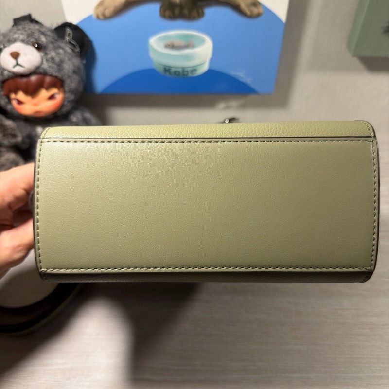 MICHAEL KORS 迷你蝙蝠包 手提斜背兩用包-12
