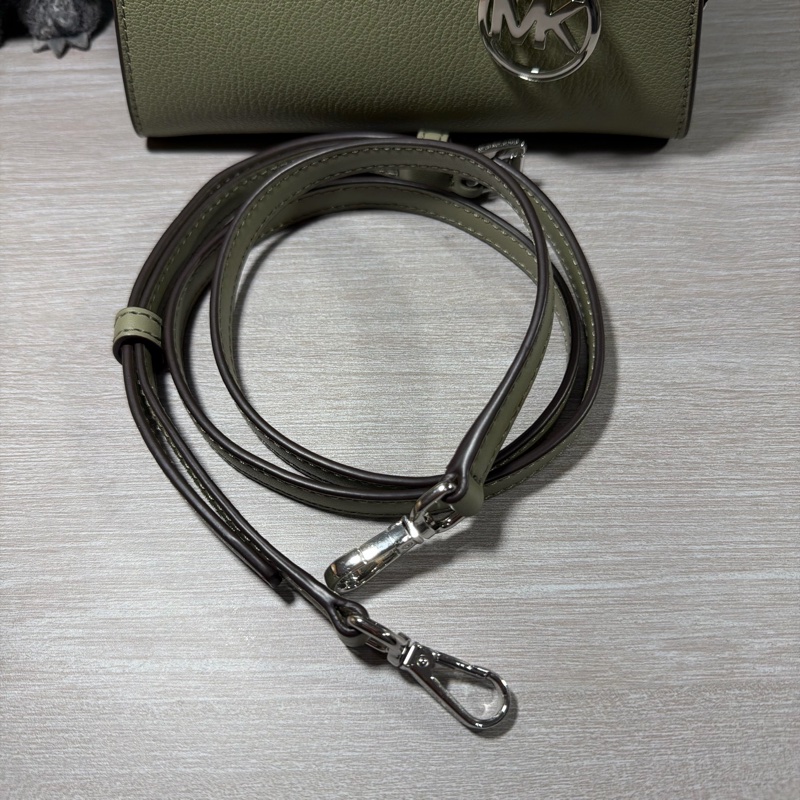 MICHAEL KORS 迷你蝙蝠包 手提斜背兩用包-17