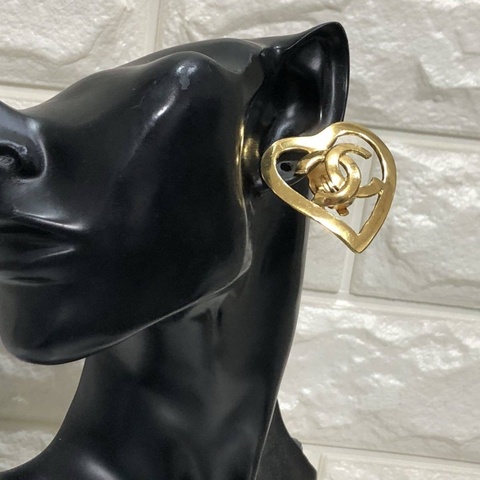 Chanel Vintage 鏤空愛心耳夾