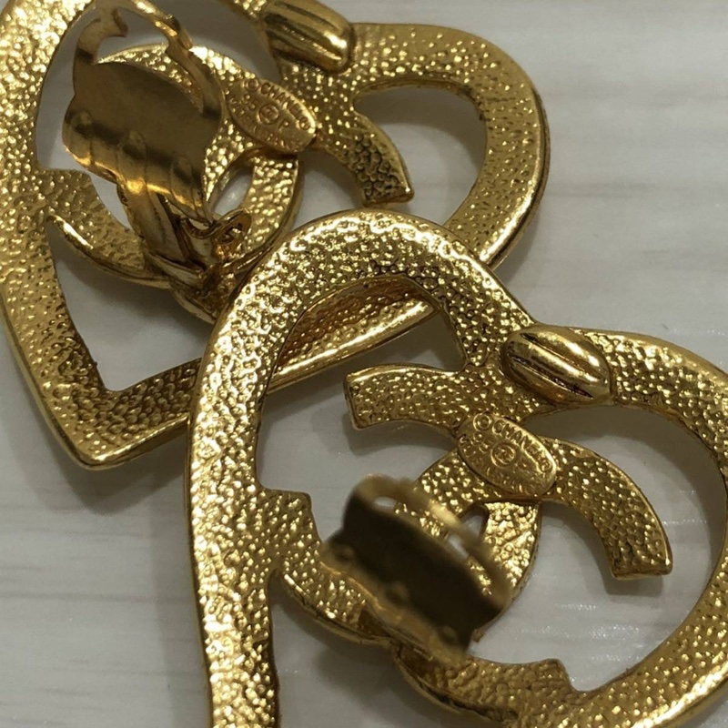 Chanel Vintage 鏤空愛心耳夾-11