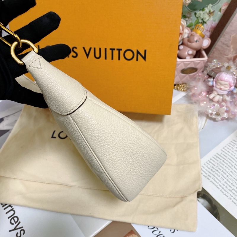 LV M46099牛皮壓紋牛角包腋下包 奶白 芯片款🏅-7
