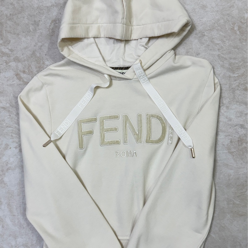 Fendi 米白色連帽短版帽T 內刷絨-0