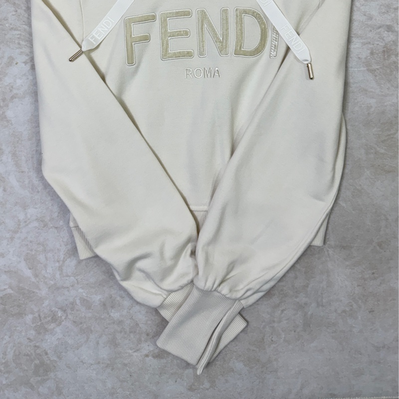Fendi 米白色連帽短版帽T 內刷絨-7