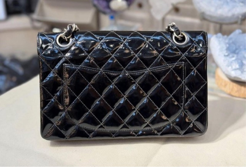 CHANEL 黑色漆皮 涼皮 雙蓋 皮穿練 coco 25cm 肩背包 側背包 斜背包 #割愛收藏 vintage 85新  正常使用痕跡  這個專櫃現在現在同系列新款要40萬 🛫-16