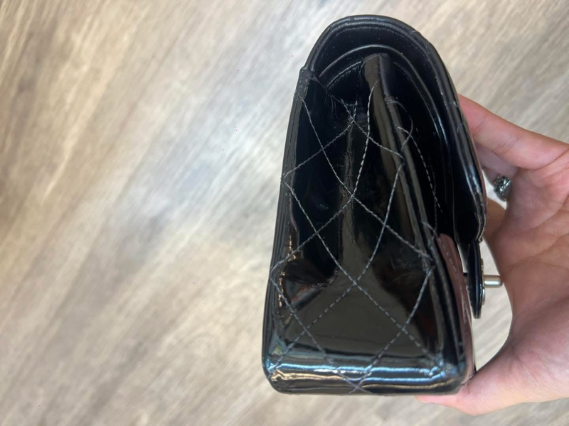 CHANEL 黑色漆皮 涼皮 雙蓋 皮穿練 coco 25cm 肩背包 側背包 斜背包 #割愛收藏 vintage 85新  正常使用痕跡  這個專櫃現在現在同系列新款要40萬 🛫-20