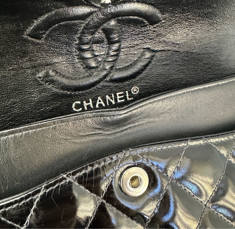 CHANEL 黑色漆皮 涼皮 雙蓋 皮穿練 coco 25cm 肩背包 側背包 斜背包 #割愛收藏 vintage 85新  正常使用痕跡  這個專櫃現在現在同系列新款要40萬 🛫-37