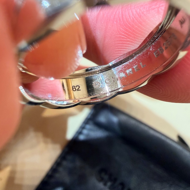 CHANEL 中版18K 銀色COCO CRUSH 尺寸62-4