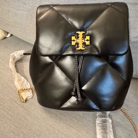 TORY BURCH Kira 菱格紋縫線迷你轉釦後背包 黑色