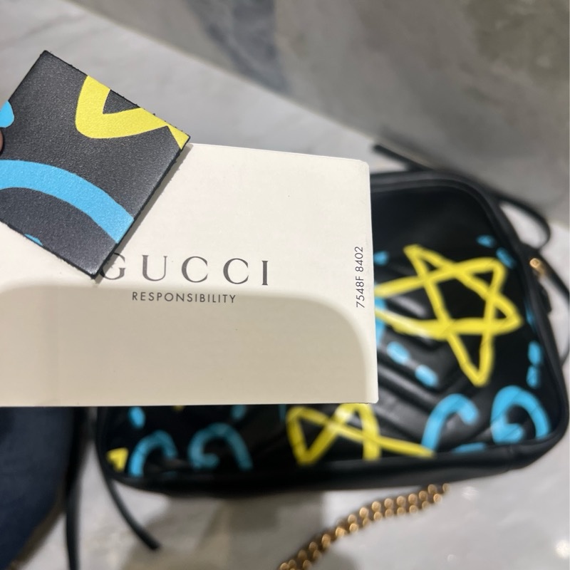 Gucci Marmont系列星星塗鴉款牛皮斜背相機包-2
